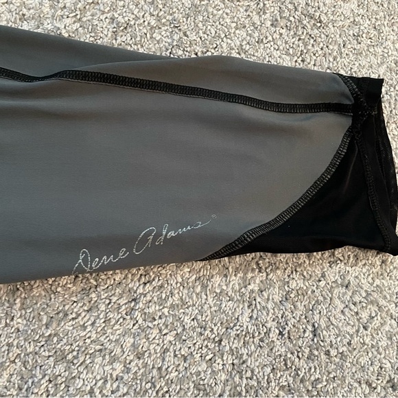 Dene Adams Women's Size 28 x 26 Concealed Carry Tactical Leggings Gray/Black - Picture 4 of 13